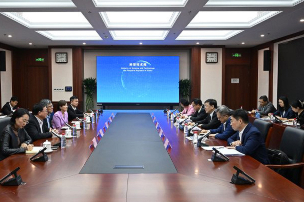 240312 與校董會沈向洋主席及香港科技大學（廣州）倪明選校長在京獲國家科技部陰和俊部長接見