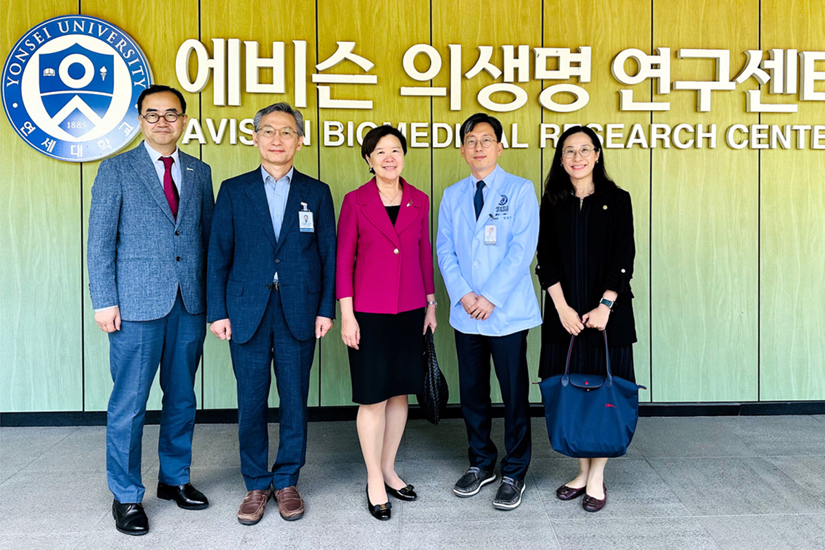 Participating in a High-Profile Forum and Strengthening Ties with Esteemed Institutions and Industries in Seoul