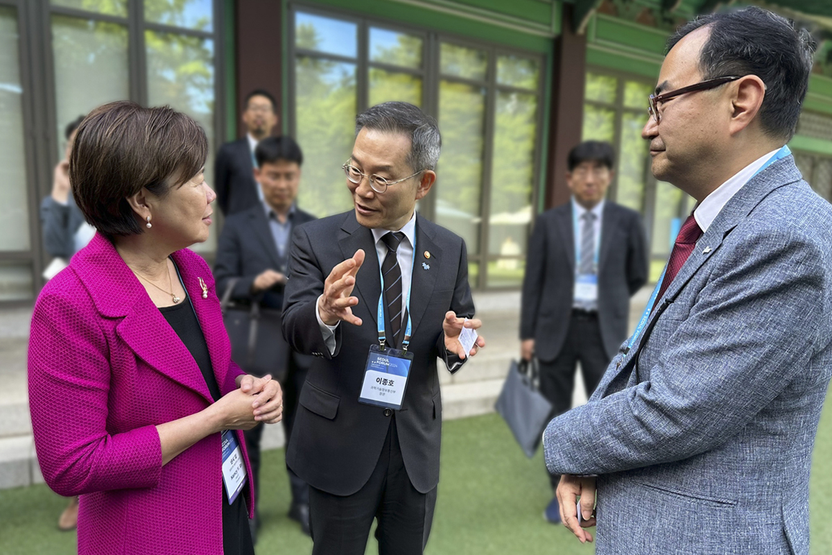 Participating in a High-Profile Forum and Strengthening Ties with Esteemed Institutions and Industries in Seoul