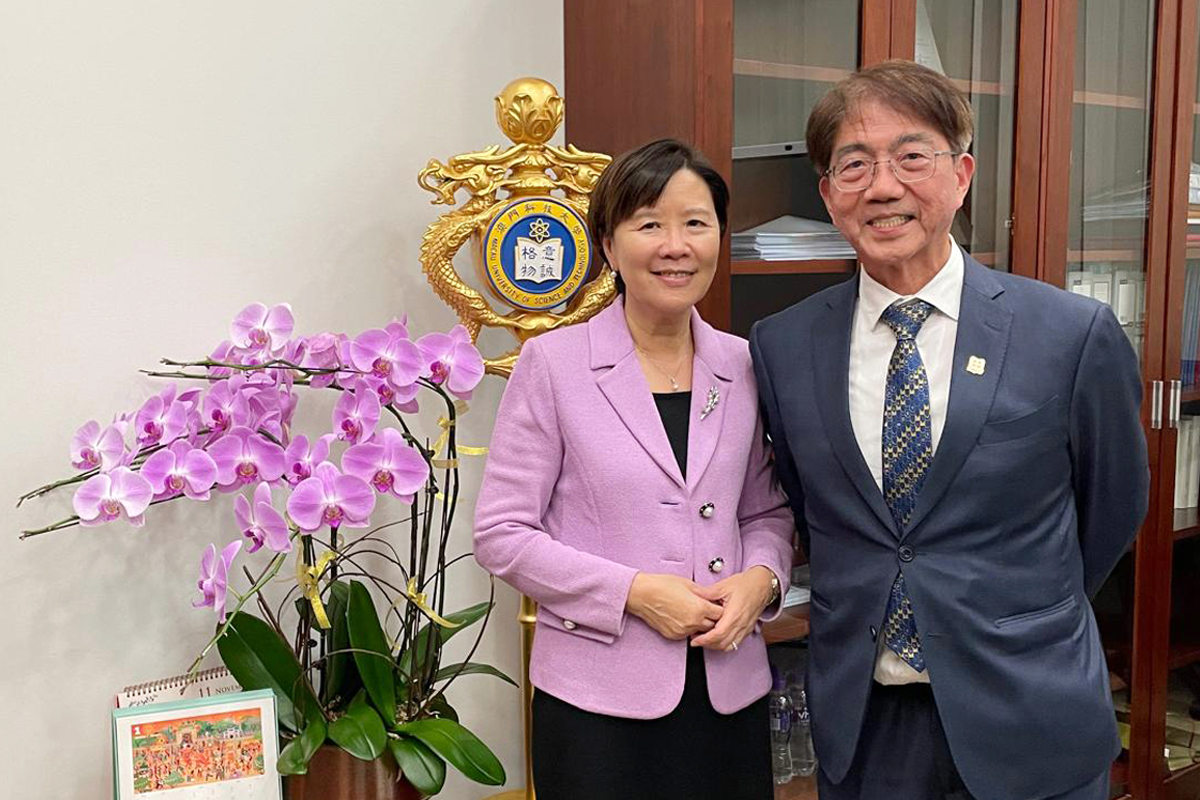 241211 Visiting Prof Joseph Lee in Macau University of Science And Technology
