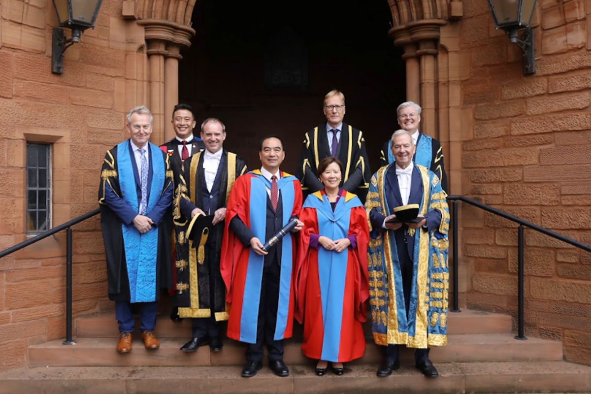 251104 Honored by University of Strathclyde for Groundbreaking Contributions to Science and Education -4